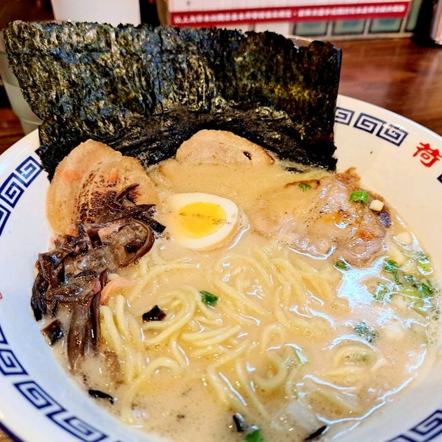 懷舊復古荷麵亭🍜外表不起眼，進來是拉麵饕客的天堂