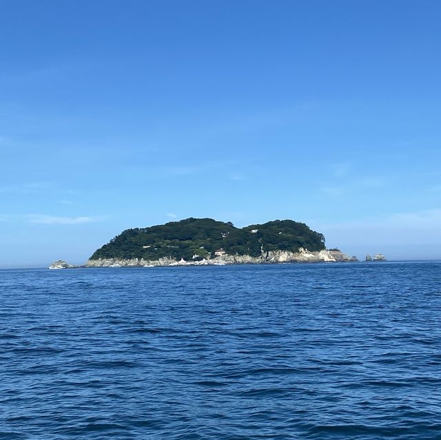 거제의 거센 물줄기를 가르는 시원한 항해, 구조라유람선