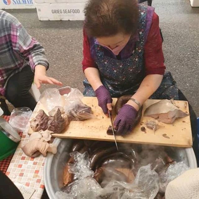 廣藏市場🤩麻藥飯捲！生牛肉+生章魚還有一個綠豆餅