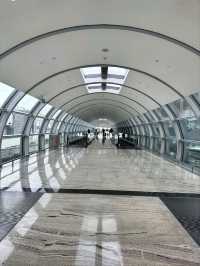 세계 최대의 실내 폭포가 어마어마한, 창이공항 내 쥬얼