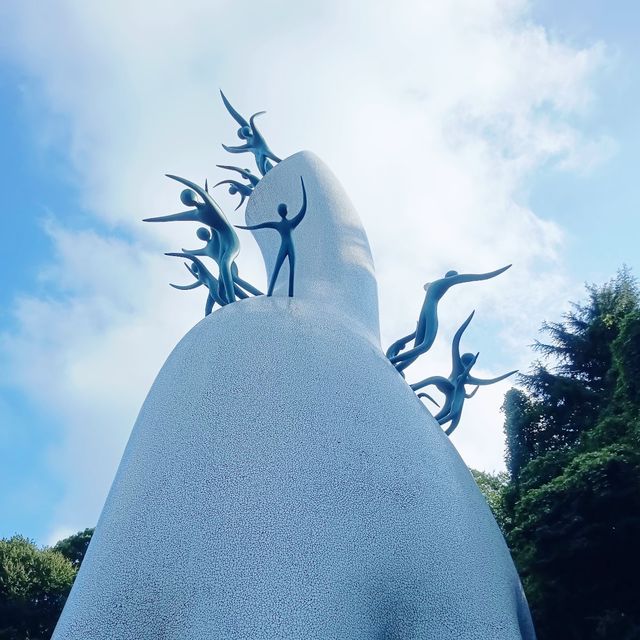 川崎市岡本太郎美術館