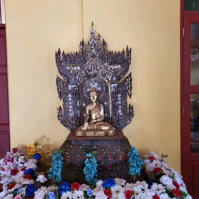วัดศรีชุม วัดพม่าที่ใหญ่ที่สุดในไทย