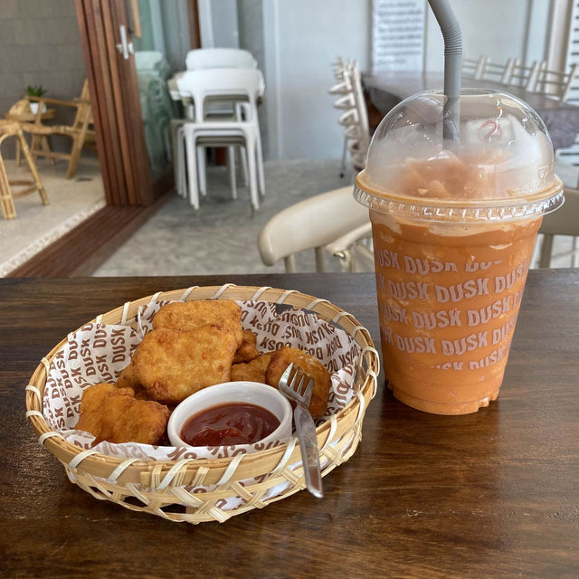 Dusk cafe ริมแม่น้ำสายบุรี !