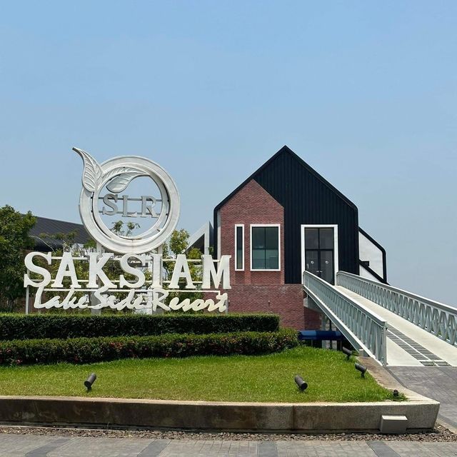 Saksiam ที่พักผ่อนคลายริมน้ำใกล้กรุงเทพ