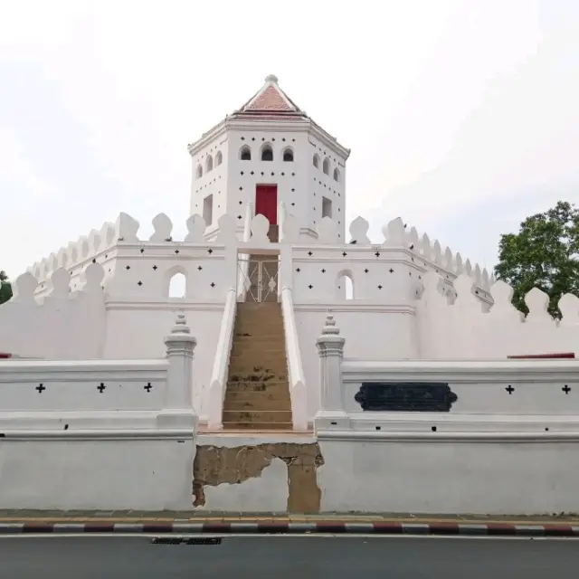 ป้อมพระสุเมรุ สวนหย่อมริมแม่น้ำคนกรุง