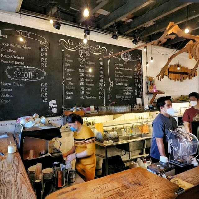Nice breakfast at The Mugshot Cafe ☕🍔