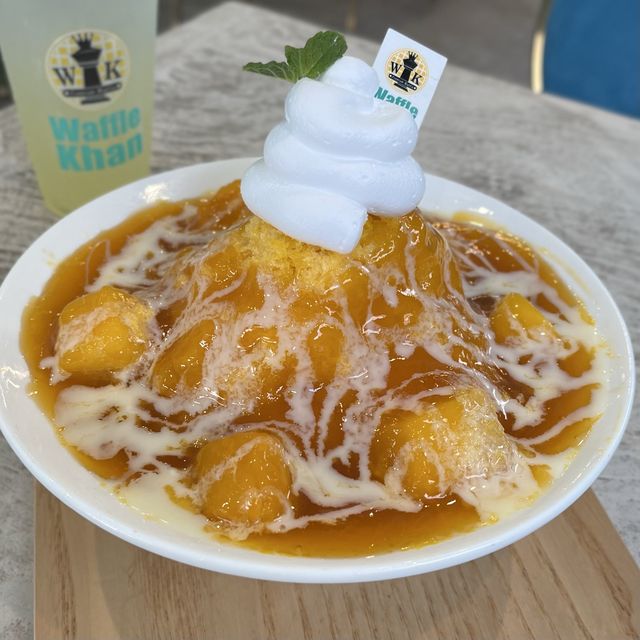 【大阪・桃谷】韓国スイーツを大阪で！たっぷり生クリームの巨大21センチの本場韓国ワッフル「ワッフルカーン コリアンタウン