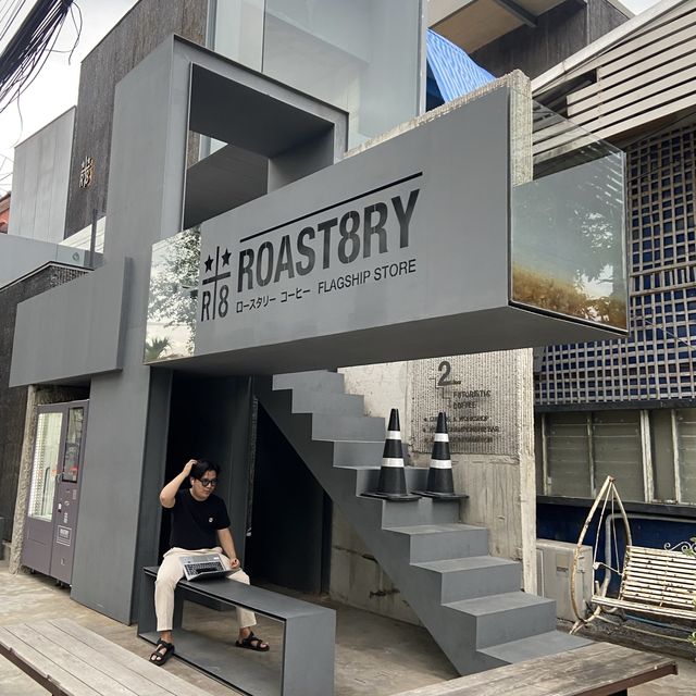 묵직한 ☕️  Roast8ry Coffee Flagship Store 