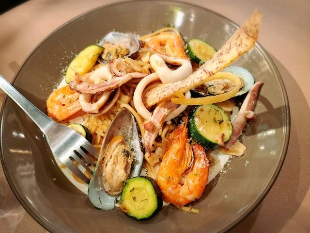 櫛瓜咖啡Zucchini Café❤️美好的週末好友相伴，美好的時光☺️