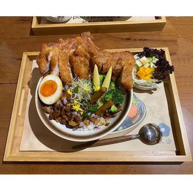 Pet-  Friendly  台灣料理店