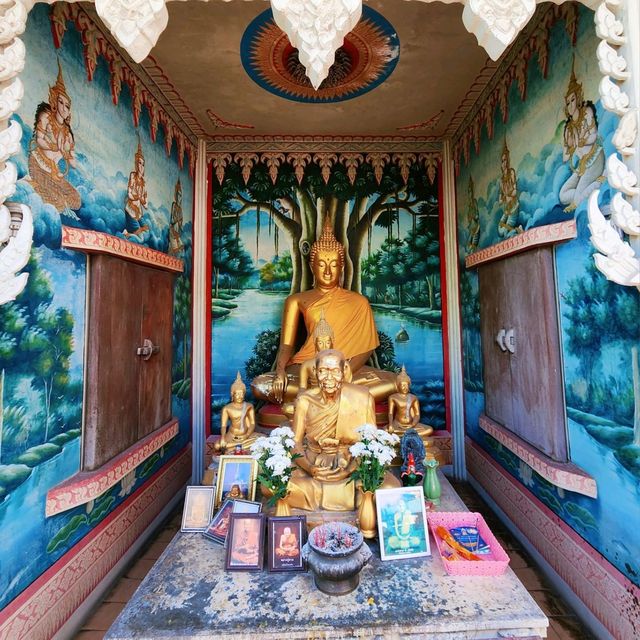 วัดเขาพระบาท
