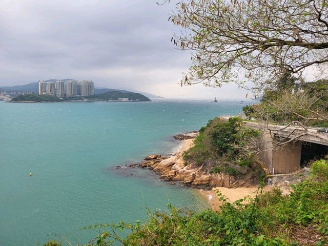 青山公路海岸線景色怡人
