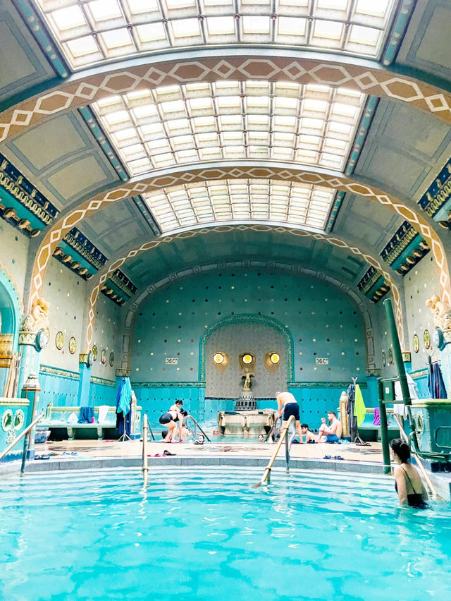 【ブダペスト🇭🇺】アール・ヌーヴォー建築が美しい♨️ゲッレールト温泉
