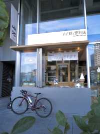 深圳海邊咖啡店，環境棒但咖啡和食物敷衍了事 