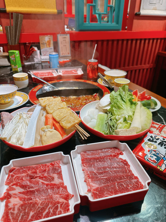 中式宮廷風正宗成都麻辣火鍋｜九龍坎麻辣火鍋