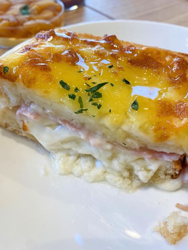 【福岡カフェ】冬に嬉しい熱々のクロックムッシュを食べられるベーカリーカフェ