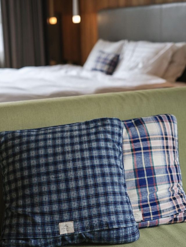 「Home Hotel」：純淨驚艷套房，市中心機能佳！