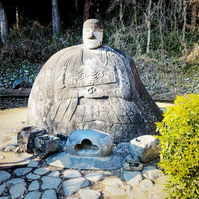 【長野県/下諏訪　岡本太郎さんも絶賛した”万治の石仏”】