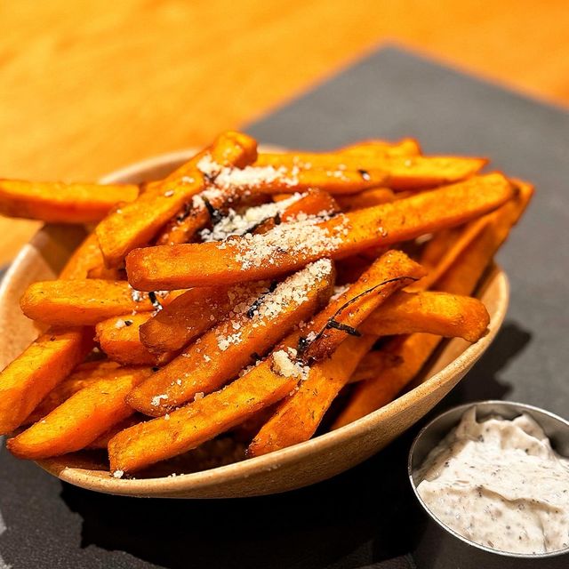 🔥 𝐀𝐢𝐫𝐬𝐢𝐝𝐞餐飲推介! 日式傢俬咖啡店