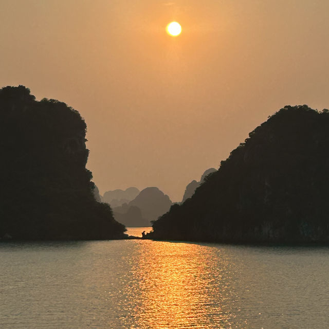 A day trip to Halong Bay - Vietnam