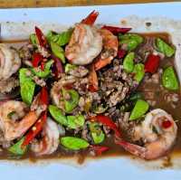 ร้านอาหารเฉลียงลม  ชลบุรี