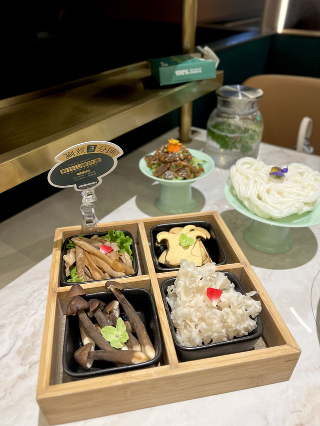  四季椰林海南椰子雞