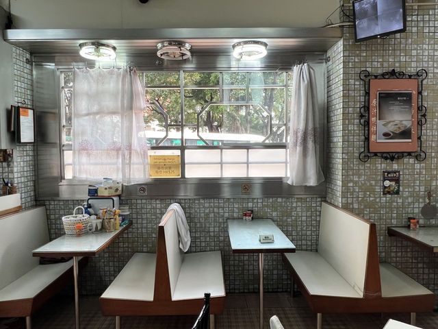 홍콩 차찬탱 맛집, 포토존 카페 ‘미도카페 mido cefe’
