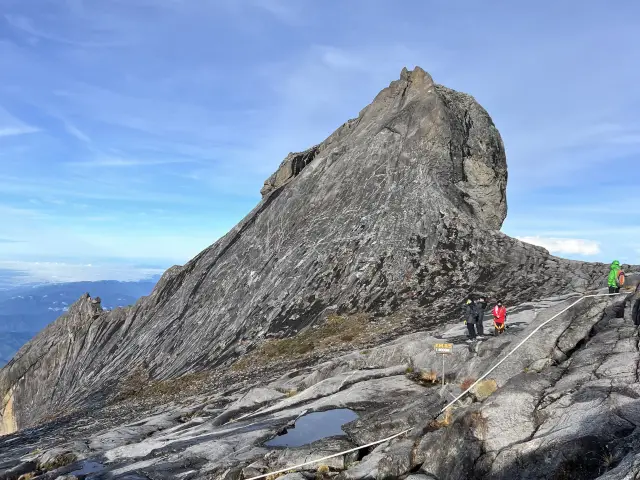 HIGHEST MOUNTAIN IN SEA 