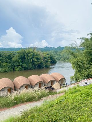 Picturesque And Relaxing Stay in Kanchanaburi 🇹🇭