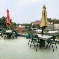 GREEN COFFEE HOUSE | COZY ALLEYWAY COFFEE SHOP FOR RELAXING