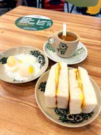 Affordable Dining Options at Changi Airport T4