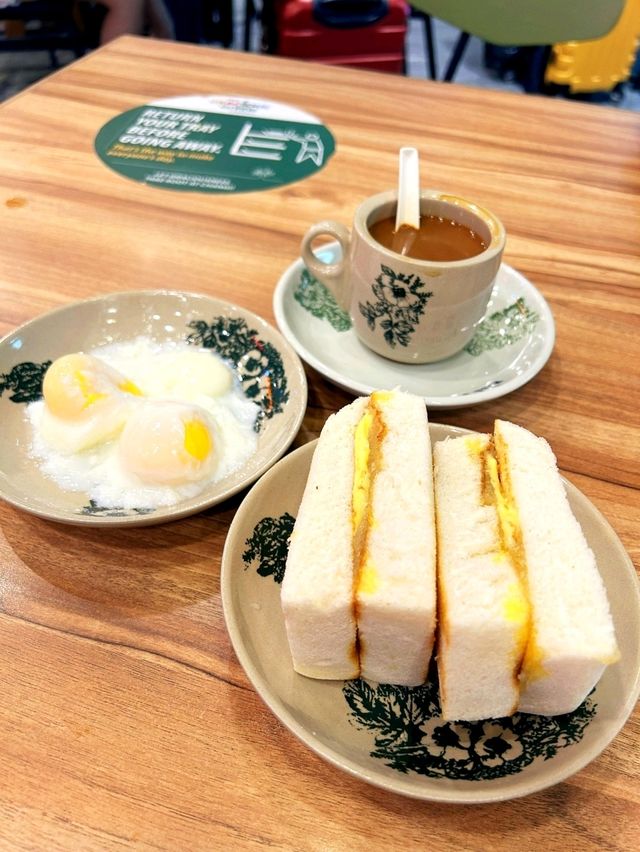 Affordable Dining Options at Changi Airport T4