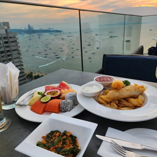 🥂Rooftop Terrace, Holiday Inn, Pattaya