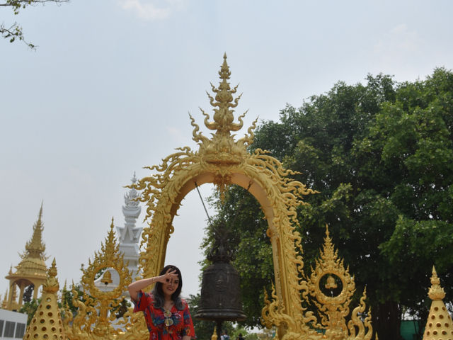 เที่ยววัดดังเชียงราย วัดร่องขุ่น