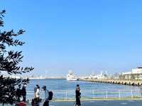 Location is sea side, Good for walking and eating