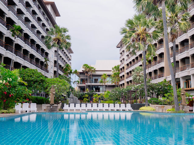 Welcome World Beachfront Resort 