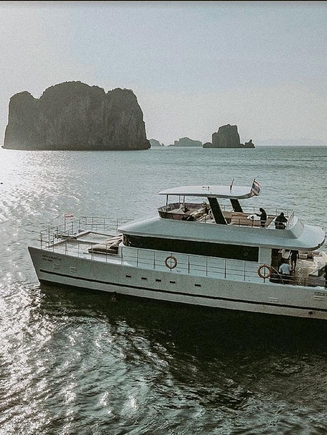 ล่องเรือยอร์ชชมความสวยงามของกระบี่