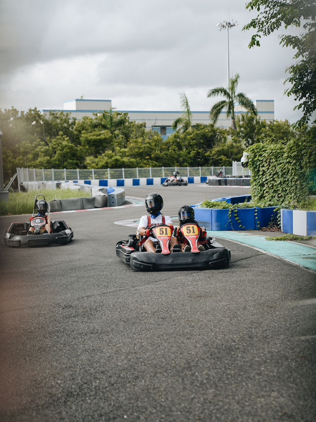 高雄 鈴鹿賽道樂園 海外授權賽車場  迷你賽道 豐富遊樂設施！
