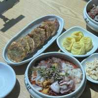물회로 해변뷰 건물 세운 속초맛집 🐟 속초항아리물회