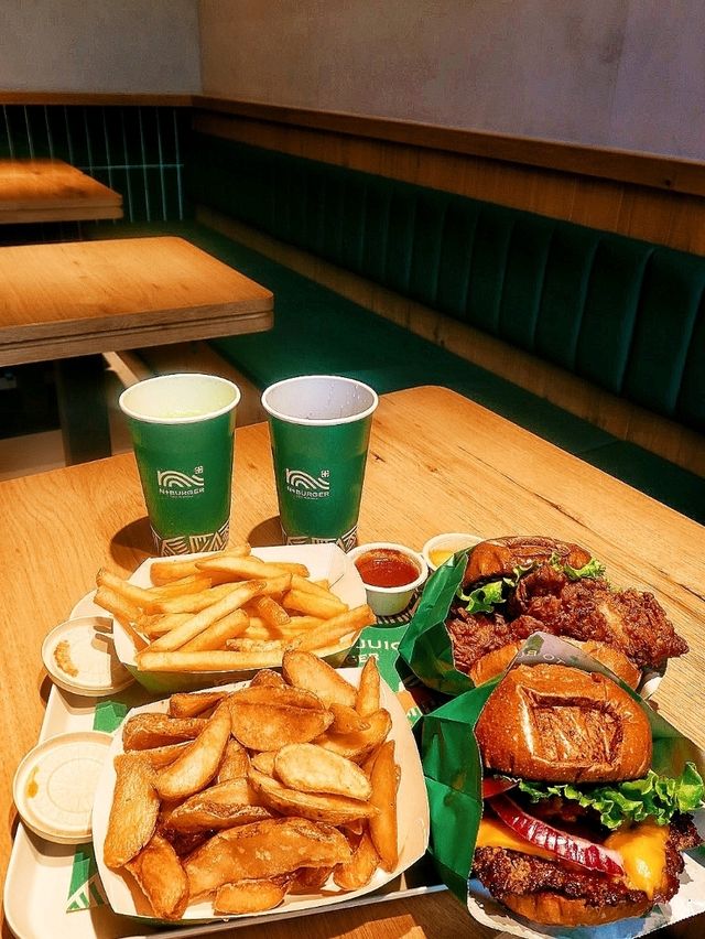 全港首家擁有自家牧場的漢堡店🍔