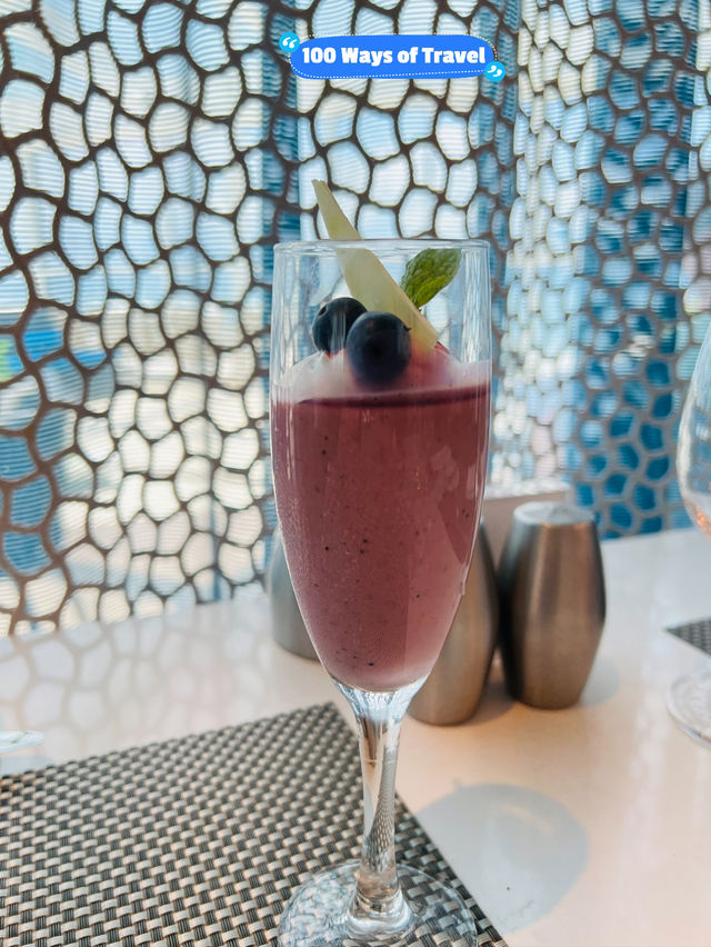 🍸 Cruise Lounge Bar