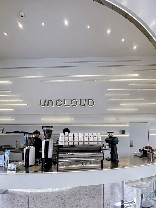 📍UNCLOUD COFFEE คาเฟ่แสงเหนือในบางแสน
