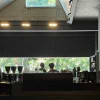 Roast8ry Flagship Store คาเฟ่ดังย่านนิมมาน 