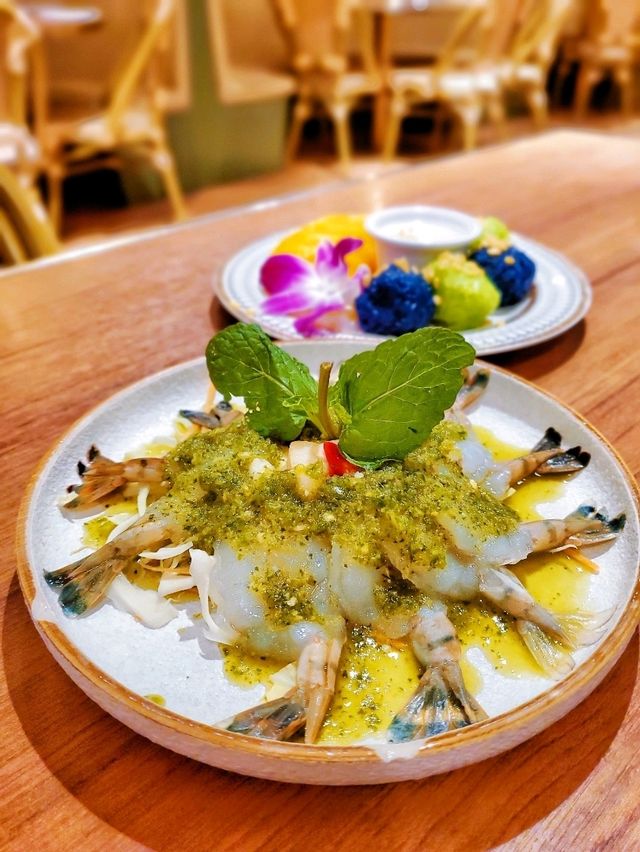 旺角樓上餐廳，充滿異國風情氣氛，主打泰國和東南亞美食