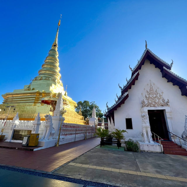 พระธาตุแช่แห้ง