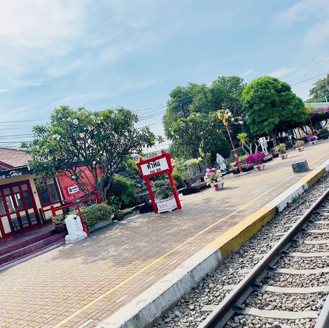 華欣百年火車站 — 泰式百年鐵路的魅力✨