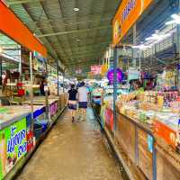 ตลาดประมงพื้นบ้านอ่างศิลา