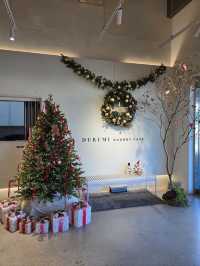 크리스마스와 단풍시즌이 공존하는 대형카페🎄