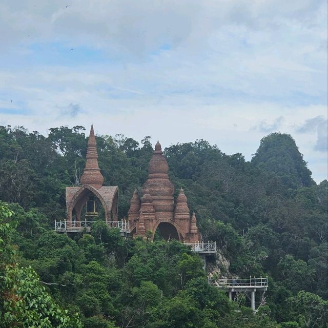 อันซีน สุราษ