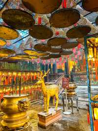 วัดหม่านโม (Man Mo Temple)